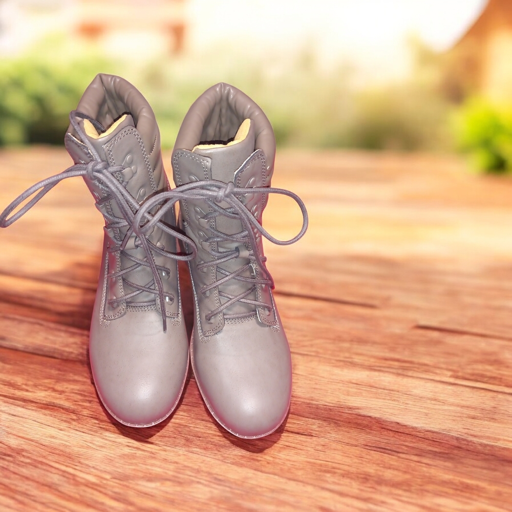 Stylish Gray Women's Boots By Glazed